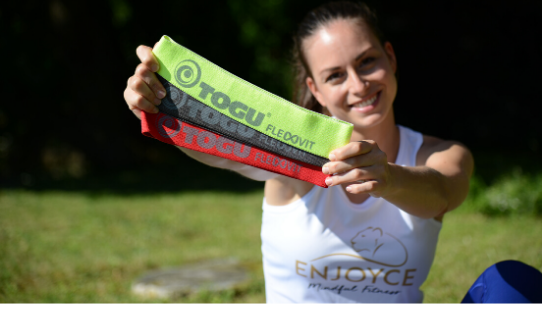 BIKINI FIT with the fitness band